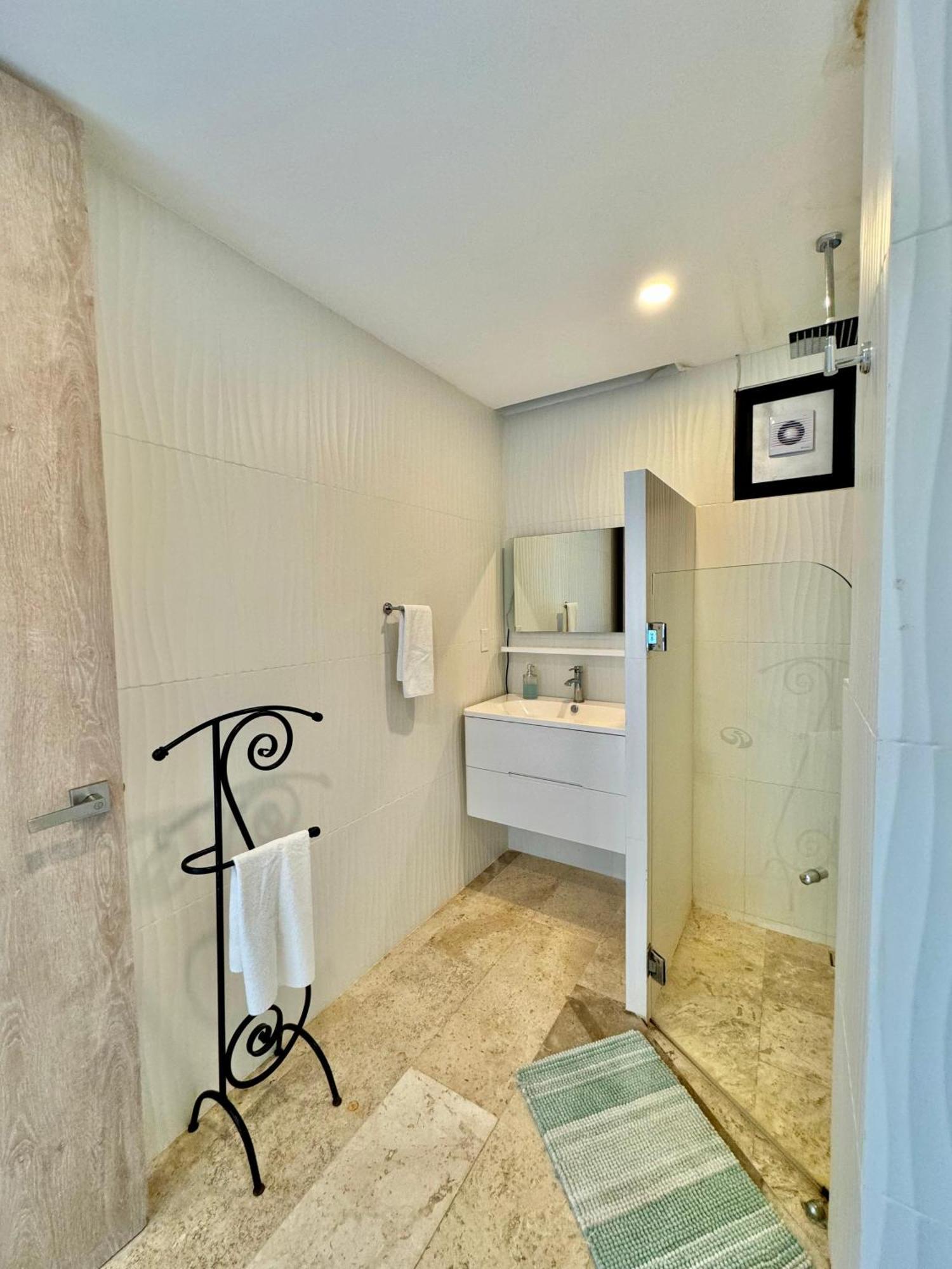 Your Away From In Playa Del Carmen! Apartment